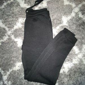 BLACK SWEATPANTS